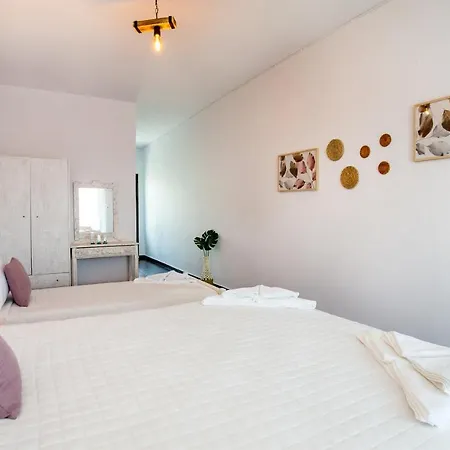 Mani's Szkála Szotírosz